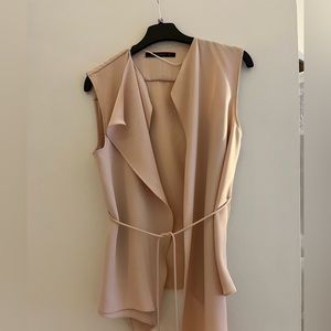 Asymmetric top in nude - Zara